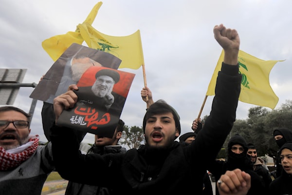 احتجاج على طريق المطار بعد تصريحات اورتاغوس (هيثم الموسوي)