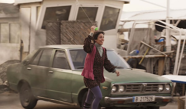 شكّلت الممثلة سينتيا كرم حالة لافتة على منصّات التواصل الاجتماعي