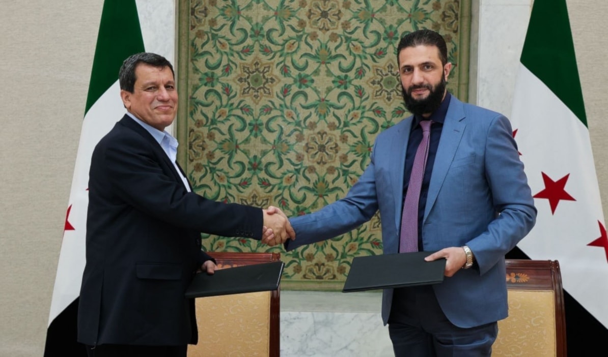 بعد اجتماع بين الشرع وعبدي تم الاتفاق على وقف إطلاق النار في الأراضي السورية (سانا)