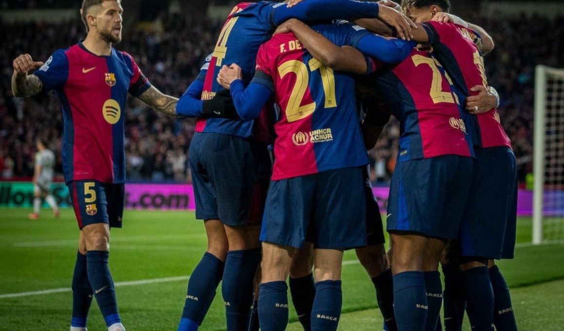 كان برشلونة الإسباني أول المتأهلين بعدما جدد فوزه على ضيفه بنفيكا البرتغالي 3-1.