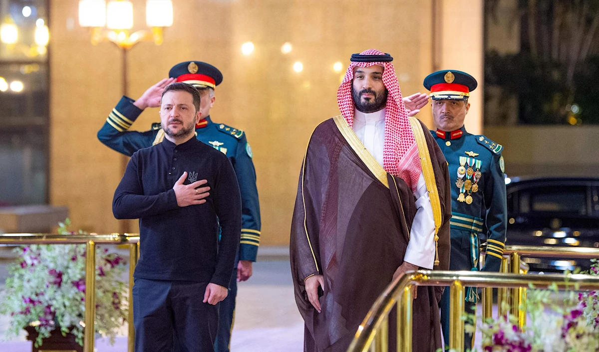 يتوقع أن تقترح كييف خلال الاجتماع الذي يُعقد اليوم في جدة هدنة مع روسيا (أ ف ب)