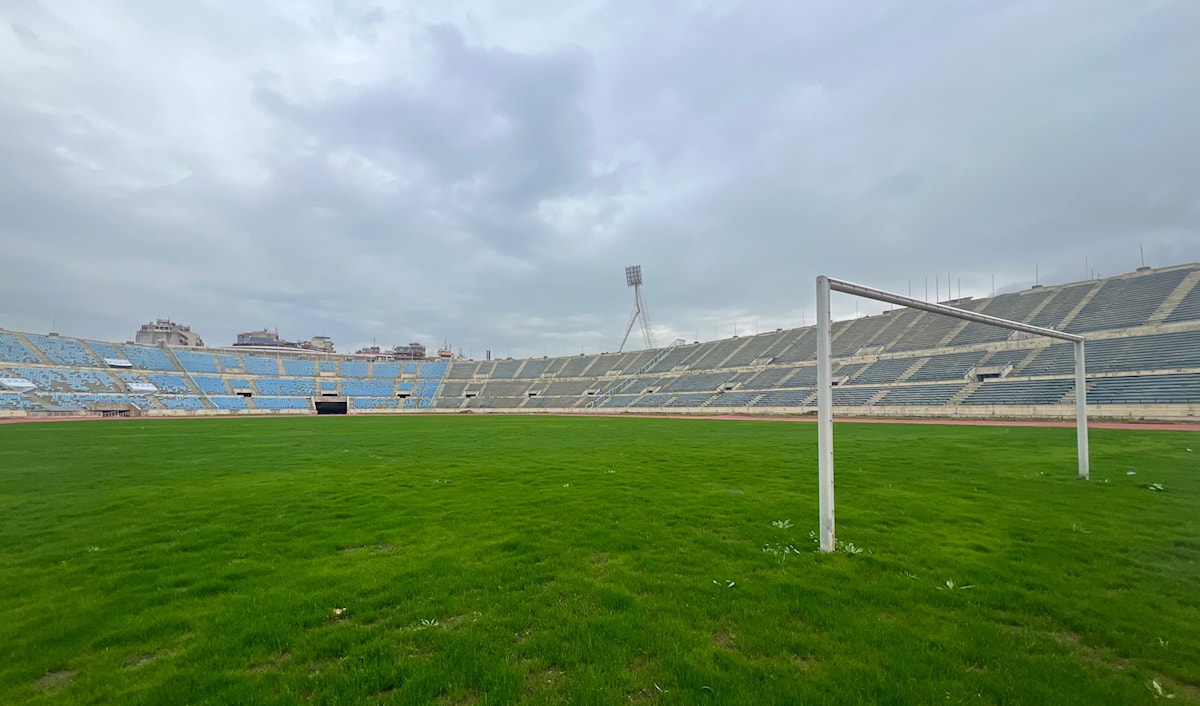 عاد اللون الأخضر لملعب المدينة وستكون جاهزة الشهر المقبل (طلال سلمان)