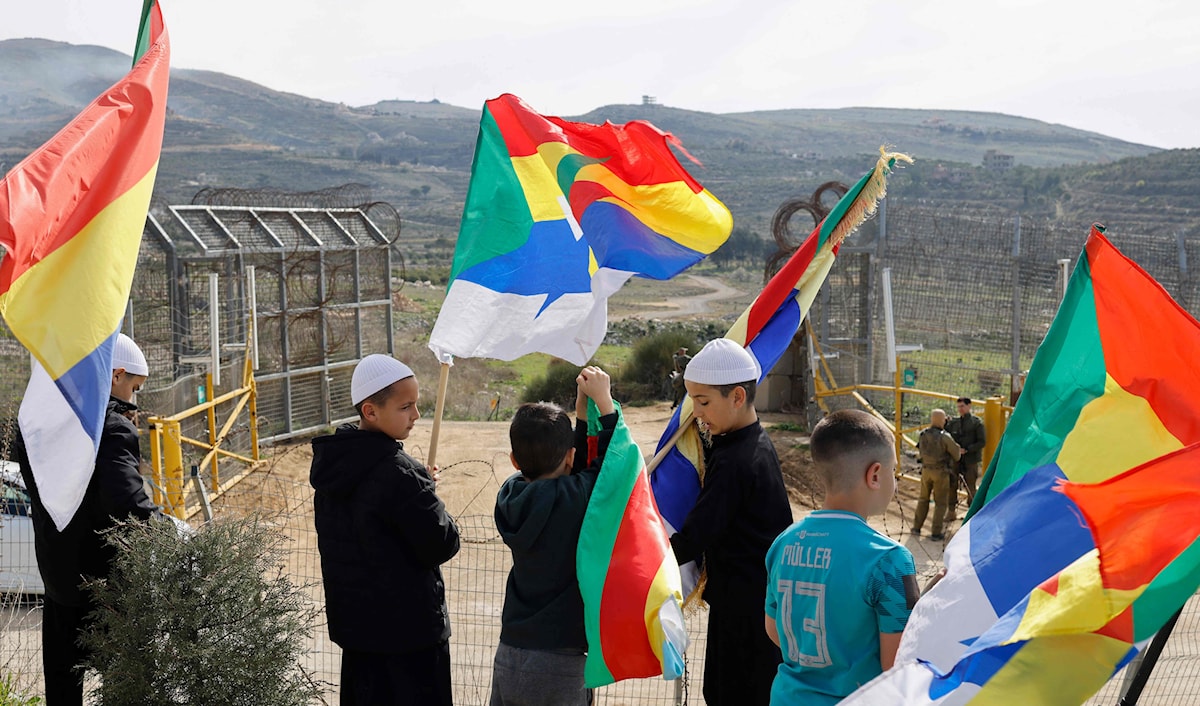 دخول وفد من رجال الدين السوريين من طائفة الموحدين الدروز إلى الأراضي المحتلة (أ ف ب)