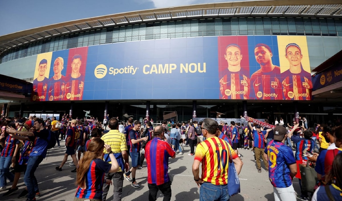 يُتّهم برشلونة بدفع مبلغ 7.5 ملايين يورو إلى النائب السابق لرئيس لجنة الحكام وابنه.