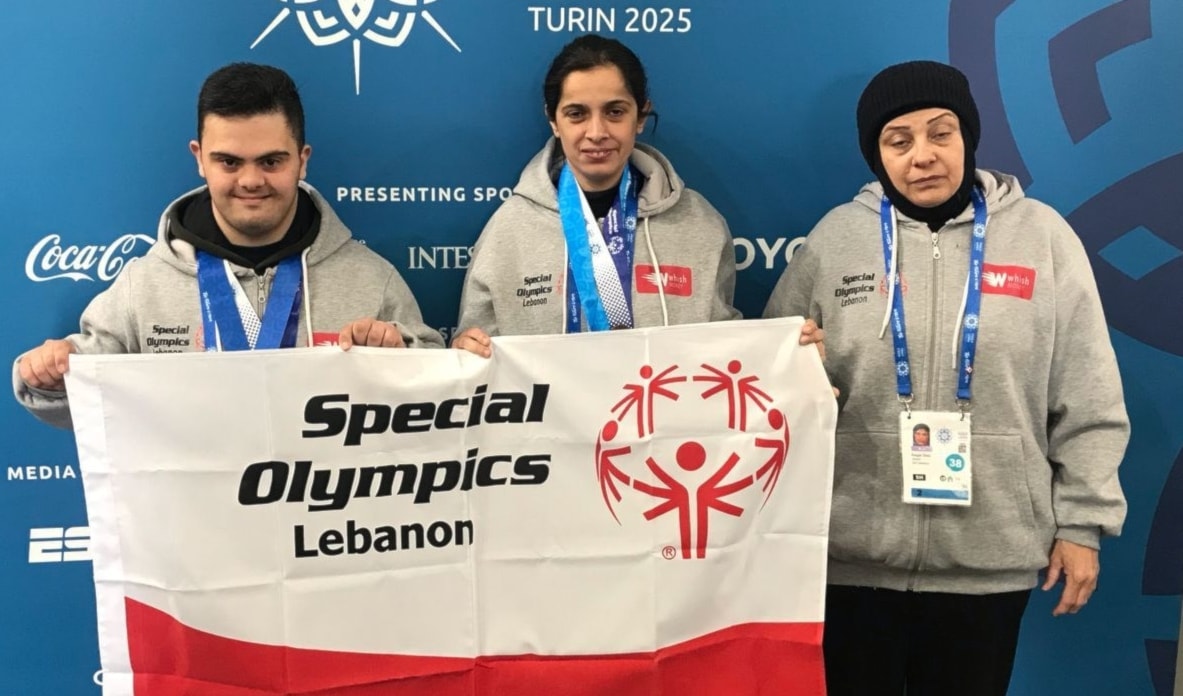أبطال لبنان مع الميداليات