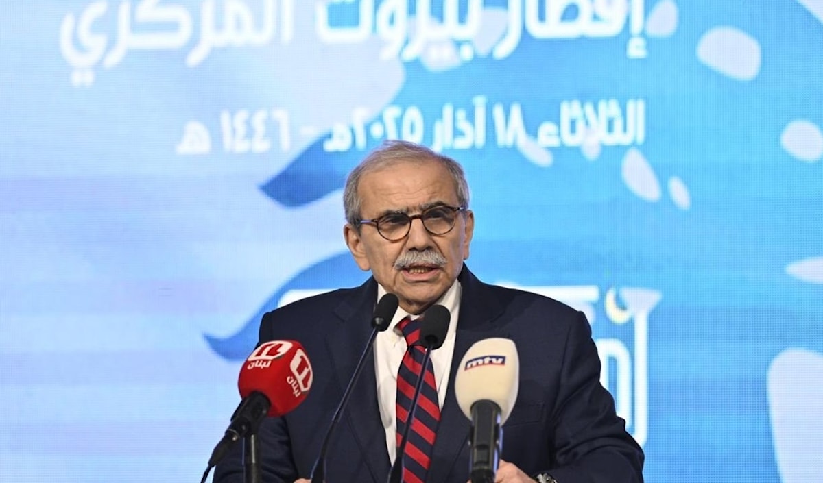 سلام متحدثاً خلال إفطار «دار الأيتام الإسلامية» (رئاسة الوزراء)