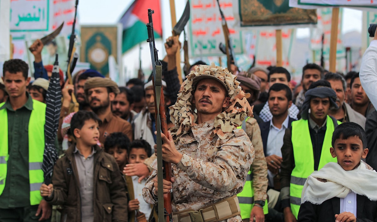 توعدت صنعاء بتوسيع دائرة الأهداف في فلسطين المحتلة ما لم يتوقف العدوان على غزة (أ ف ب)
