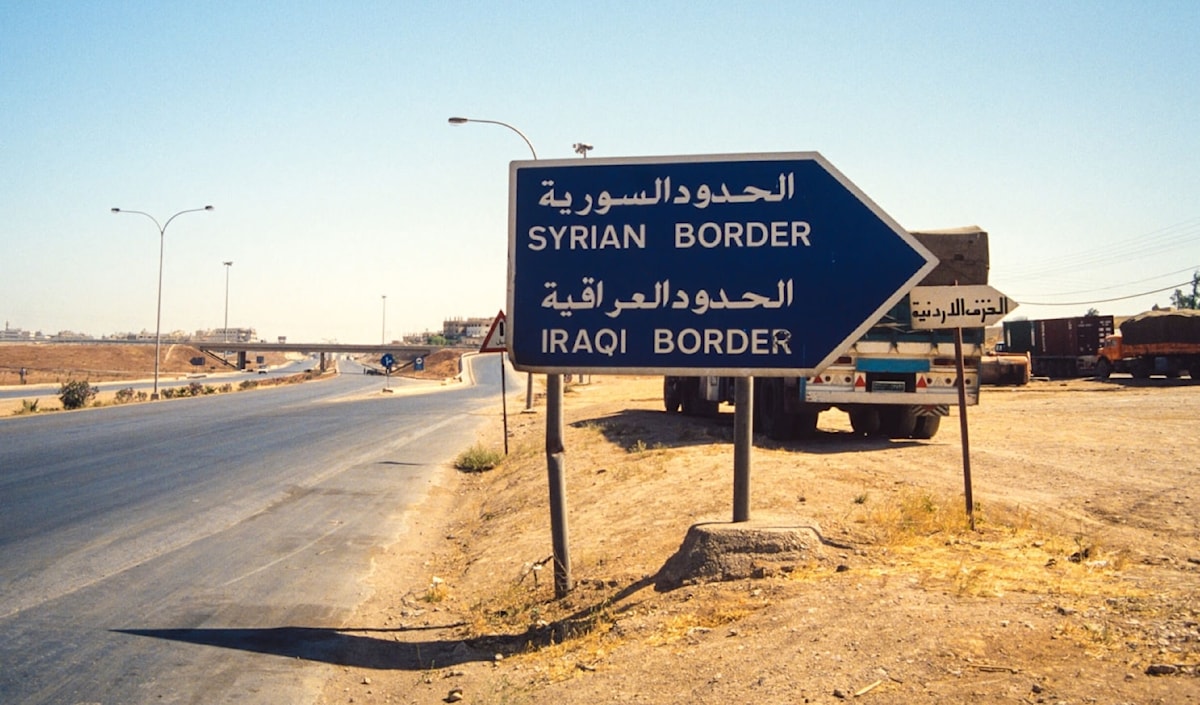 أعلنت خلية الإعلام الأمني العراقي، الإطاحة بأربعة إرهابيين وقتل اثنين منهم (من الويب)