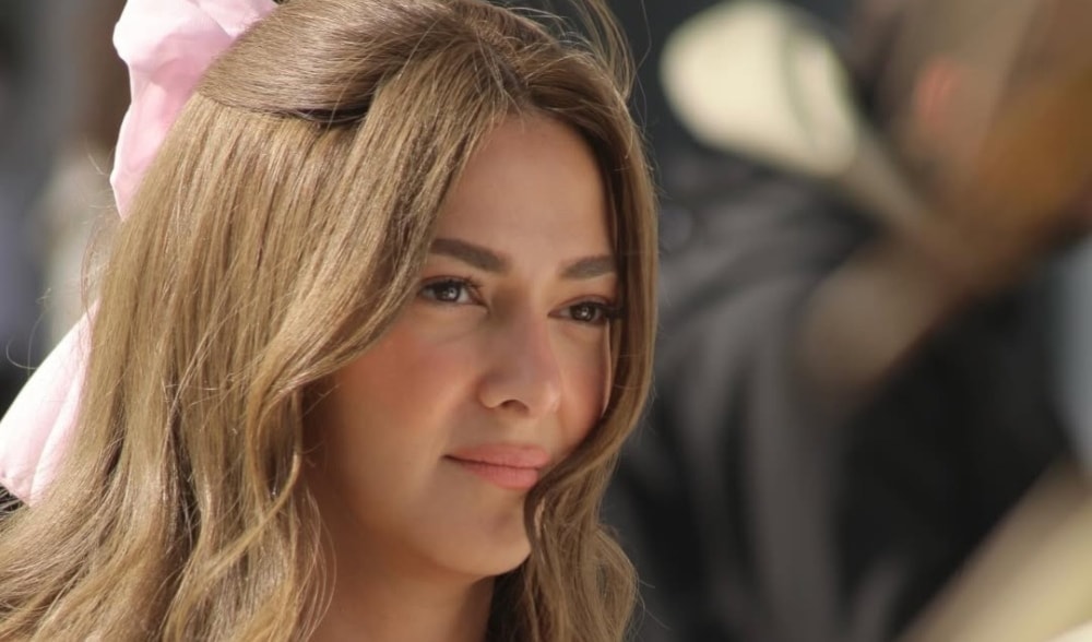 تجسّد دنيا سمير غانم شخصية «عايشة».