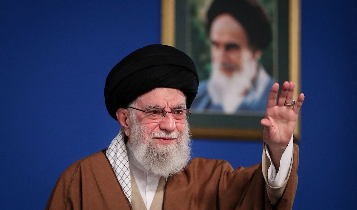 كان المرشد الأعلى الإيراني، آية الله علي خامنئي، قد اعتبر أن التهديدات الأميركية لإيران «لن تنطوي على أيّ نتيجة لهم» (لأ ف ب)