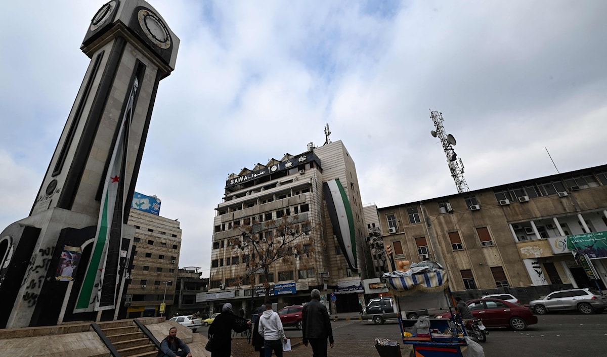 يقتصر العمل الحكومي على التنسيق بين المتطوّعين والأمن العام (أ ف ب)