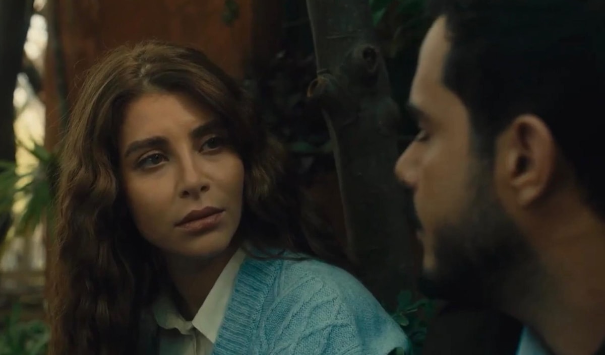 نور علي وخالد شباط في مشهد من المسلسل
