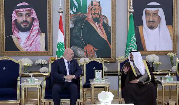ولي العهد السعودي محمد بن سلمان يستقبل رئيس الجمهورية جوزاف عون في قصر اليمامة (أ ف ب)