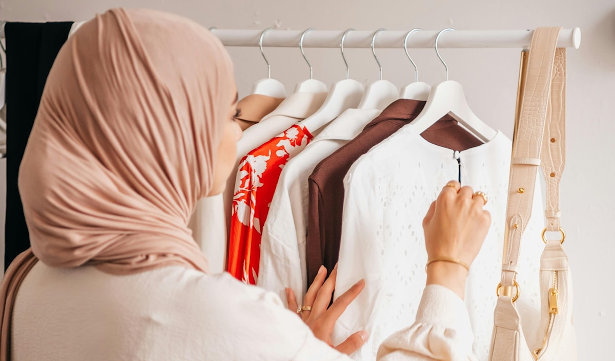 في المواسم الأخيرة، عادت دور الأزياء لتحتضن الملابس المحتشمة.