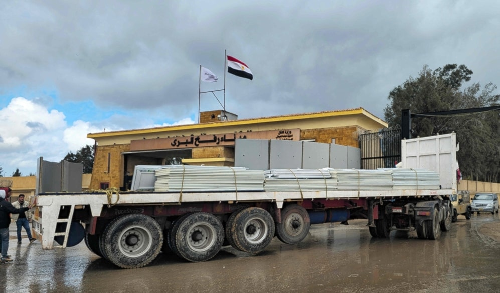 يبدي المسؤولون المصريون «تفاؤلاً» إزاء ما يسمّونه «الضغط الأميركي المتزايد» على إسرائيل (أ ف ب)