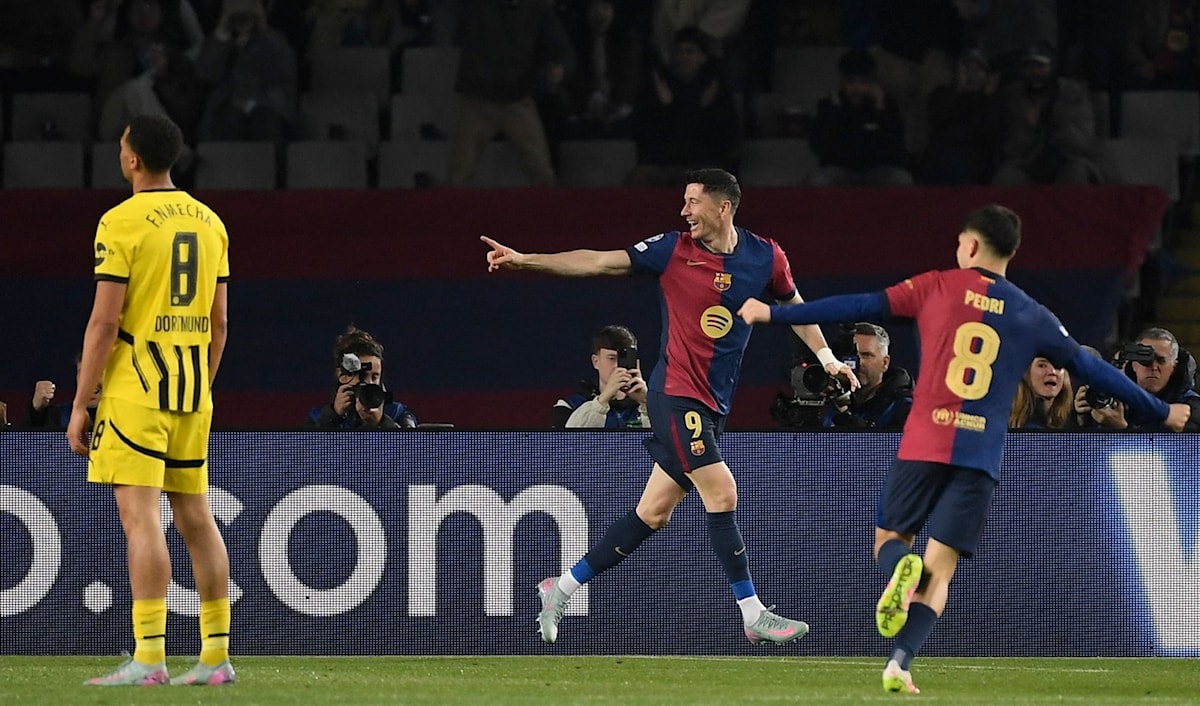 فاز برشلونة على ضيفه بوروسيا دورتموند 4-0.