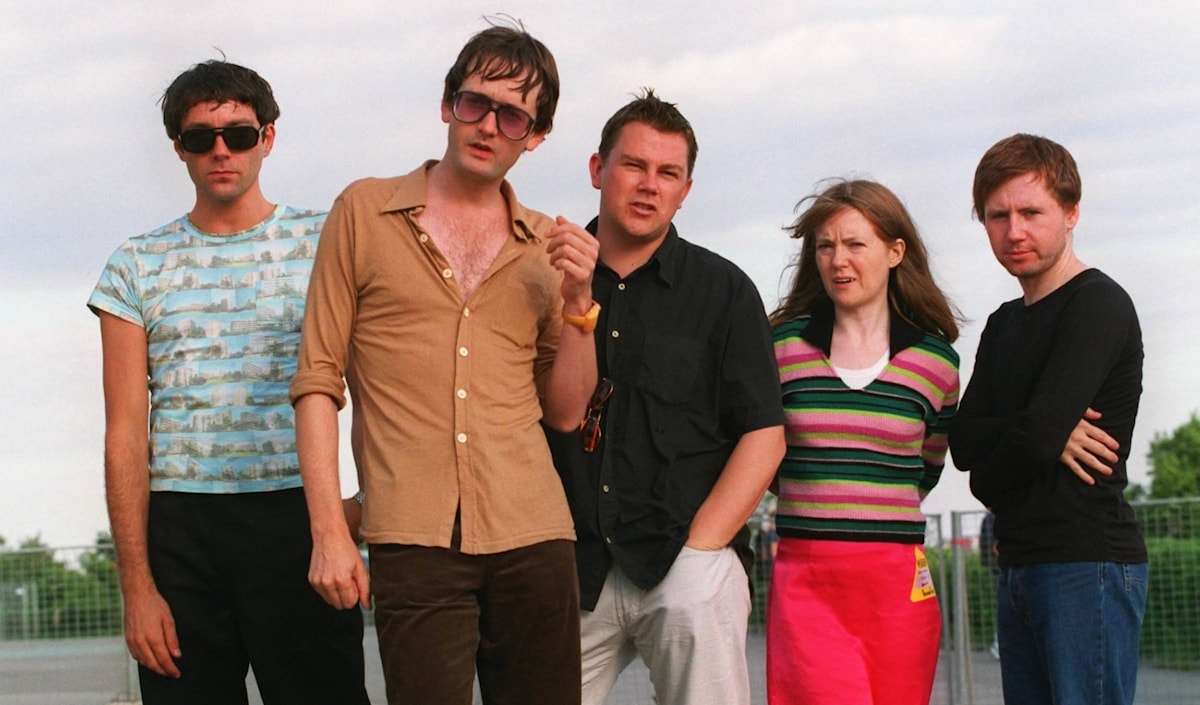 بقيت الفرقة مغمورة لسنوات قبل أن تشتهر في عام 1994.