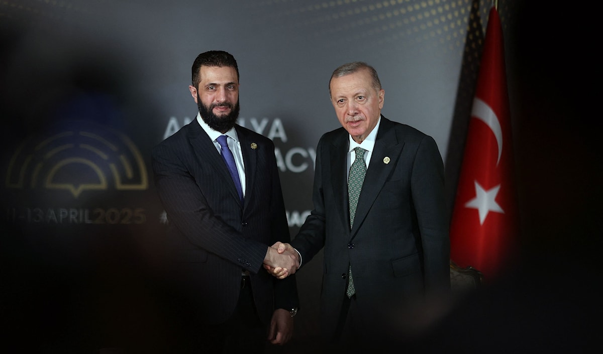 يُرتقب أن يستغلّ إردوغان والشرع منتدى أنطاليا لإجراء سلسلة لقاءات مع ممثّلي الدول المشاركة (أ ف ب)