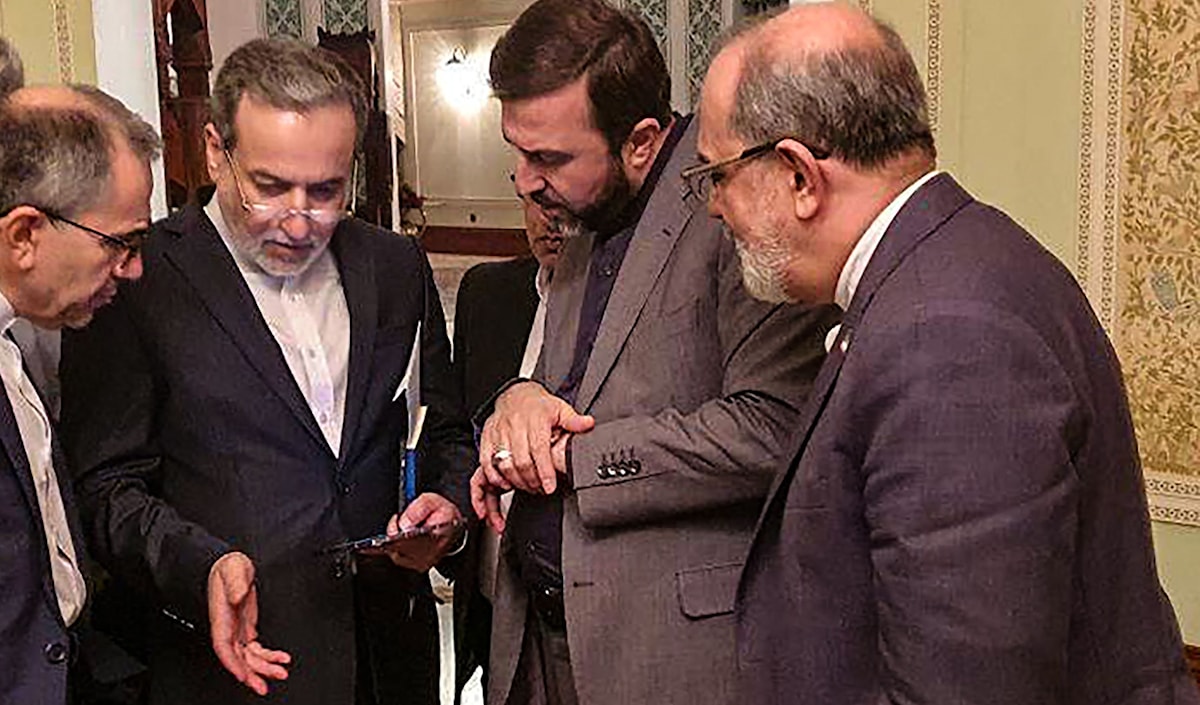 يرى مراقبون أن استقرار العلاقة الإيرانية - الأميركية ينعكس مباشرة على الأمن في العراق (أ ف ب)