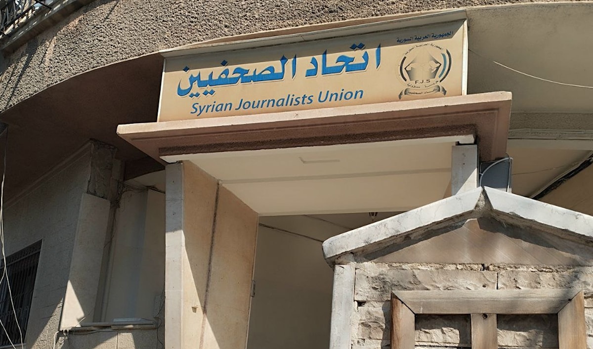 يتضمن الانتساب امتحانات شفهية وكتابية