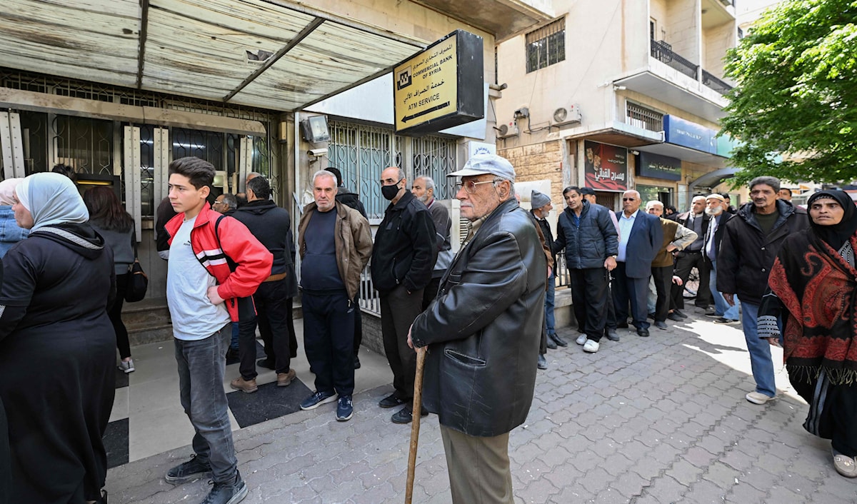 أكّد وزير التجارة ‏التركي، عمر بولات، رغبة بلاده في تطوير قطاع النقل السوري، وإنشاء المدن الصناعية (أ ف ب)