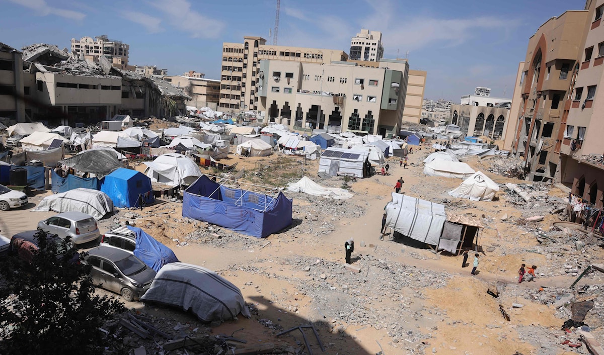 نزح نحو 500 ألف فلسطيني في القطاع منذ انتهاء وقف إطلاق النار (أ ف ب)