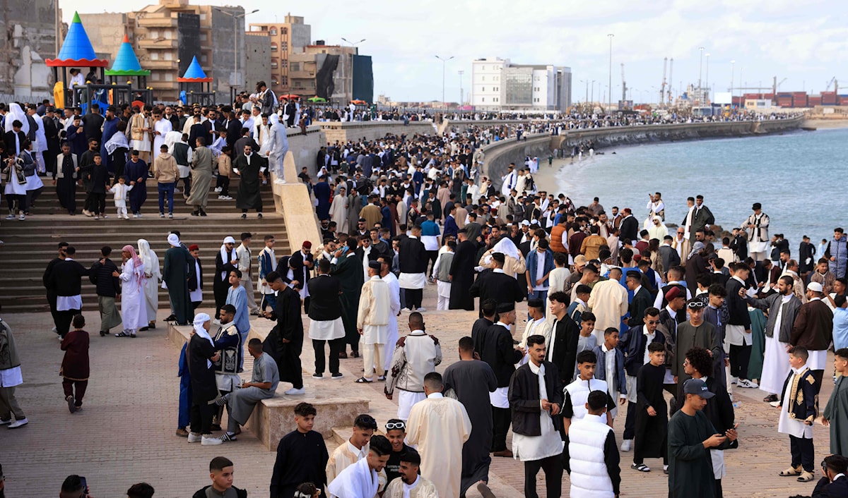 تهدف خطة توطين المهاجرين من أصل إفريقي إلى تغيير التركيبة السكانية والمجتمع الليبي (أ ف ب)