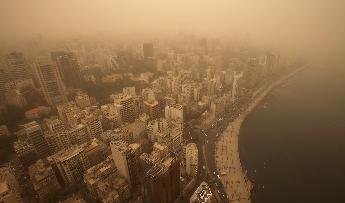 حذر الدفاع المدني من أن «سرعة الرياح وجفاف الطقس يرفعان من احتمال امتداد رقعة النيران بسرعة» (من الويب)
