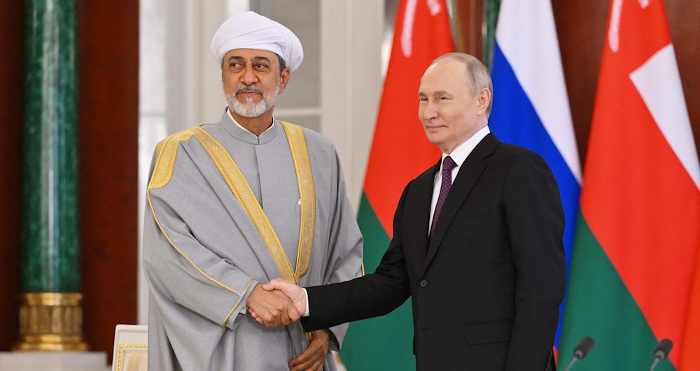 الرئيس الروسي يلتقي سلطان عُمان في موسكو (أ ف ب)