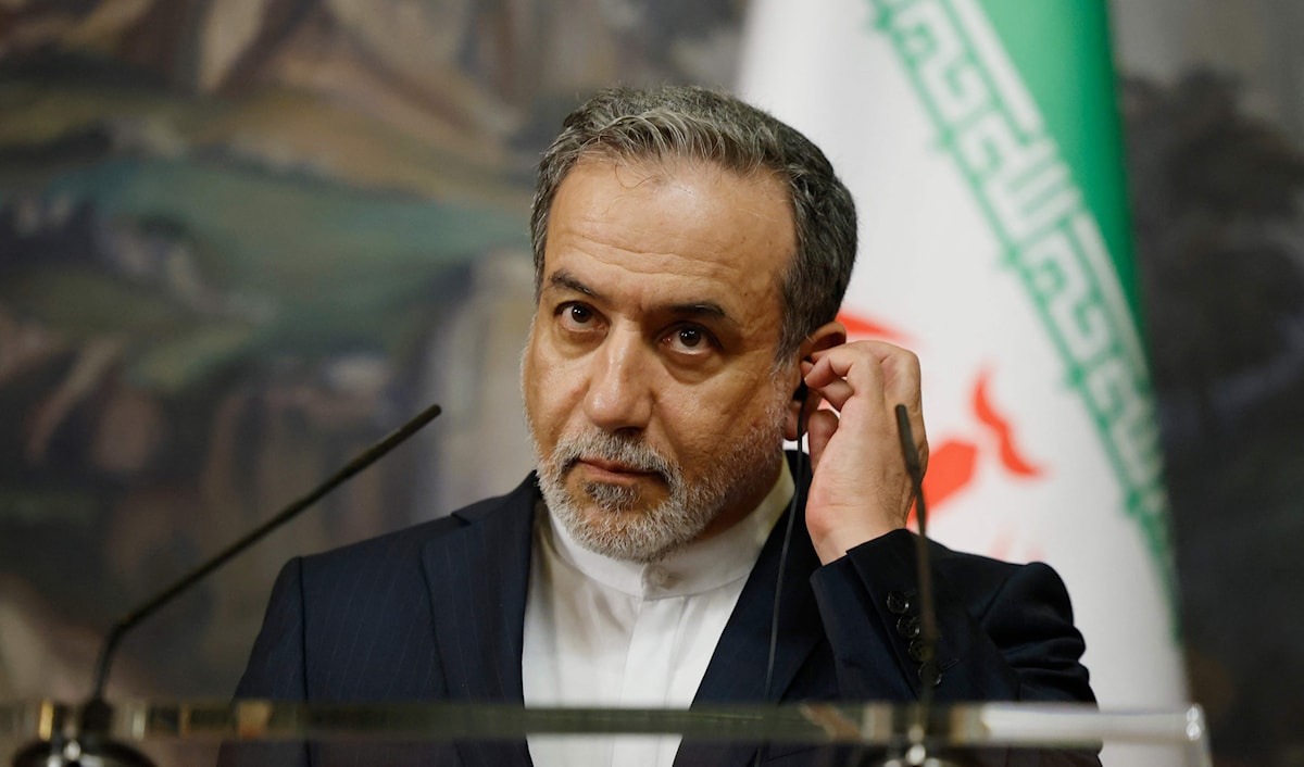 تستعد عمان يوم السبت لاستقبال وزير الخارجية الإيراني والمبعوث الأميركي للشرق الأوسط (أ ف ب)