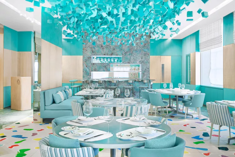 صالة العشاء في Blue Box Caf&eacute; من &laquo;تيفاني أند كو&raquo; 