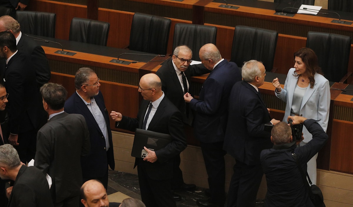 بري يغلق باب تعديل القانون: مناصفة بيروت رهن الأتفاق الصعب بري يغلق باب تعديل القانون: مناصفة بيروت رهن الأتفاق الصعب