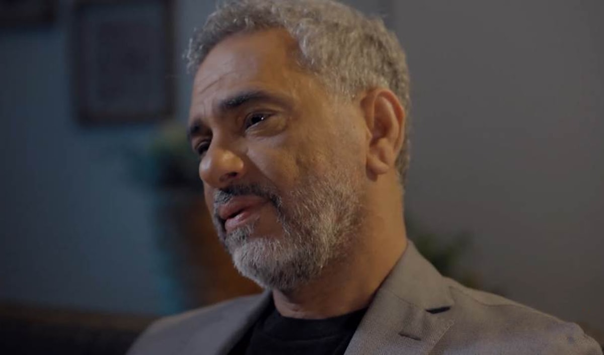 في مقابل مدحه لنفسه ومواقفه الإنسانية مع السوريين، تجاهل أهالي الشهداء في الجيش اللبناني