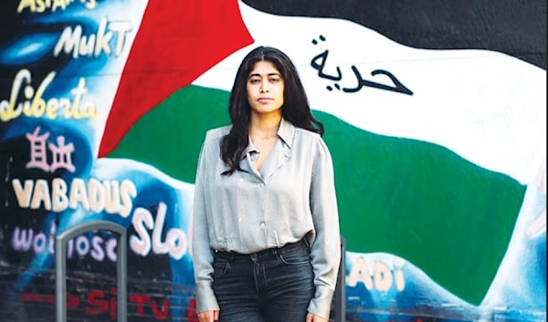طلبت الشرطة من ريما حسن أن تشرح سبب نشرها قصيدة «بطاقة هوية»