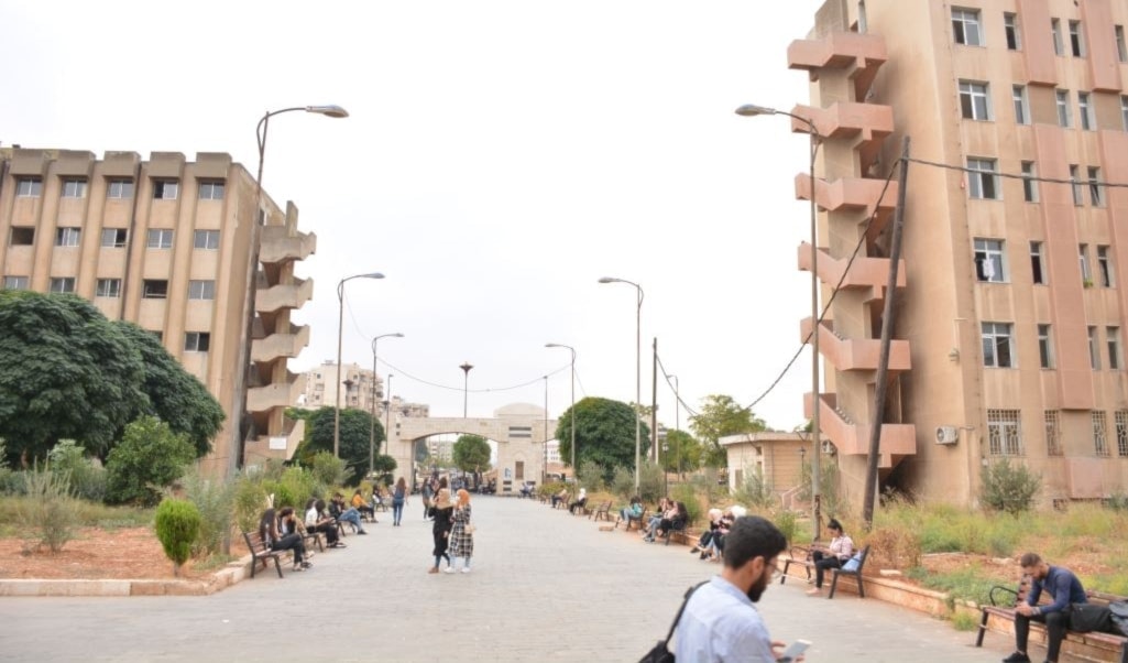 اعتبر أحد طلاب جامعة حمص أن الهدف من الفوضى في السكن الجامعي كان ترهيب الطلبة الدروز (من الويب)