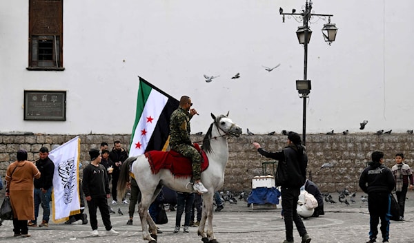 يغيب عن حسابات الشرع أن اتفاقات التطبيع قد صُمّمت على مقاسات يستحيل أن تناسب «البدن» السوري (أ ف ب)
