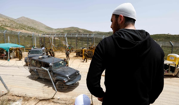 انسحبت تداعيات الحدث على الجولان المحتل، حيث تجمّع شبان ومشايخ من الطائفة الدرزية قرب «تل الصراخ» (أ ف ب)
