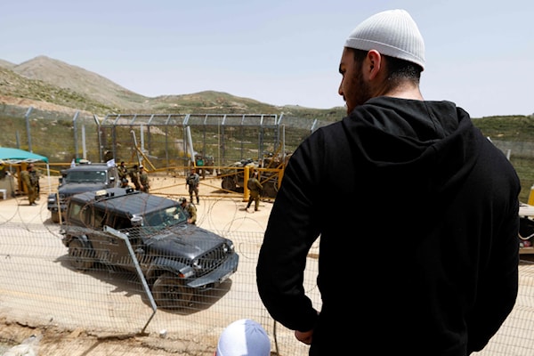 انسحبت تداعيات الحدث على الجولان المحتل، حيث تجمّع شبان ومشايخ من الطائفة الدرزية قرب «تل الصراخ» (أ ف ب)