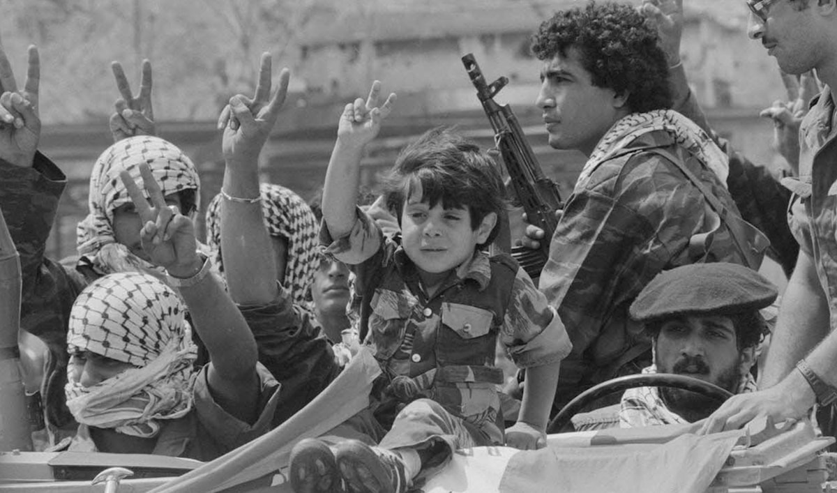 مغادرة قوى الكفاح المسلح الفلسطيني لبيروت (أرشيف وزارة الدفاع الفرنسية، 1982).