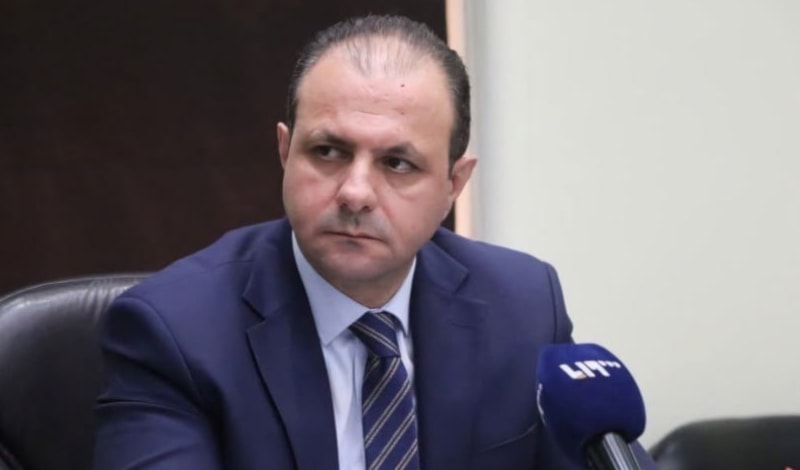 كان ماهر الشرع قد تولى منصب وزير الصحة بالوكالة في حكومة محمد البشير (من الويب)
