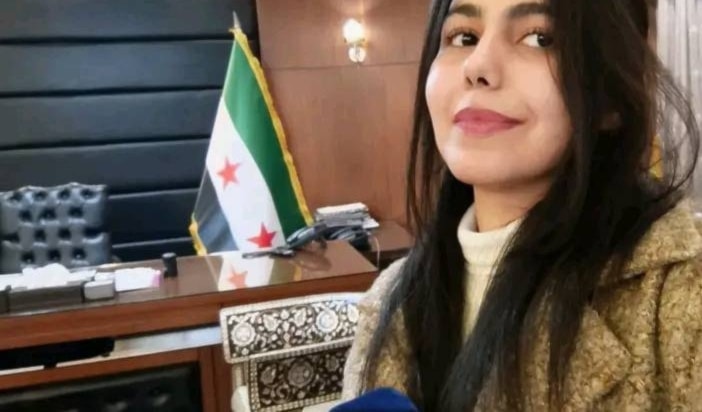 مذيعة في «تلفزيون سوريا» تهاجم ضابطاً