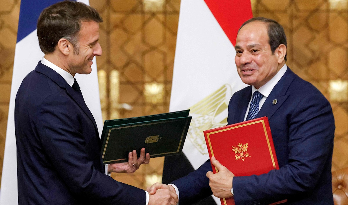 شدد الرئيسين ماكرون والسيسي على ضرورة الحفاظ على أمن واستقرار لبنان وسوريا ووقف إطلاق النار في غزة (أ ف ب)