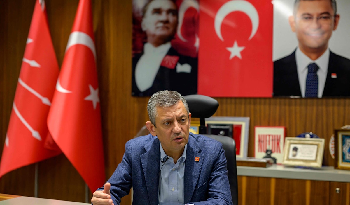 اتّهم أوزيل إردوغان بأنه «قام بانقلاب على الرئيس المقبل لتركيا» (أ ف ب)
