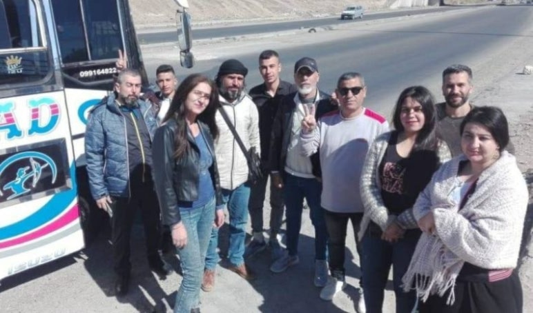 يقول دمقسي إن العناصر الذين اعتدوا على أعضاء الوفد «لم يتركوا أداة تعذيب إلا واستخدموها» (من الويب)