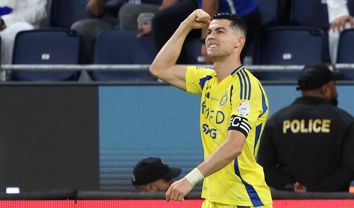 يأمل البرتغالي كريستيانو رونالدو وزملاؤه تجديد الفوز بعد انتصارهم بهدف نظيف على الرياض ذهاباً (أ ف ب)