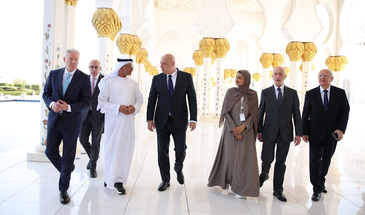 اتفق الجانبان على اطلاع لبنان على التجارب الناجحة للإمارات في مجال تطوير الأداء الحكومي (رئاسة الجمهورية)