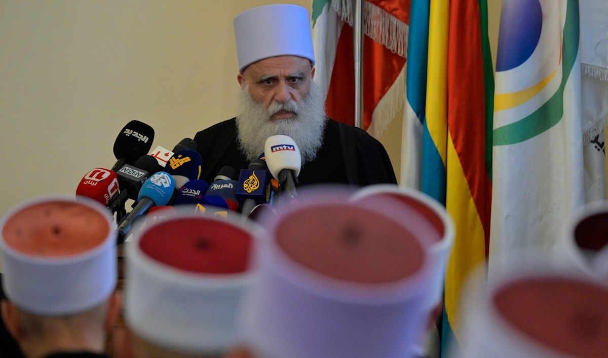 طلب شيخ العقل دعوة الحكومة السورية ودول القرار إلى التدخل الفوري لوقف الانتهاكات المخيفة (من الويب)