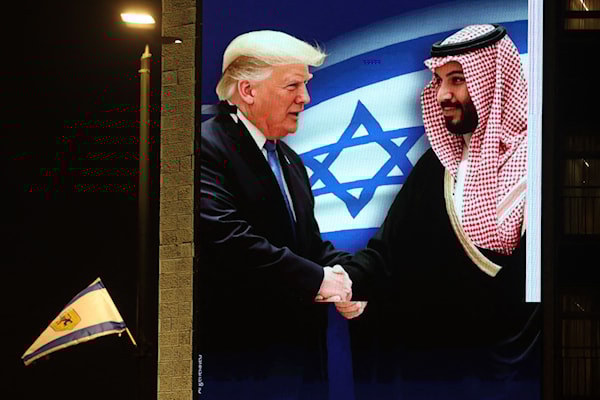 ترجّح نخب سياسية أميركية أن يوقّع ترامب وابن سلمان اتفاقاً لـ«التعاون النووي السلمي» (أ ف ب)