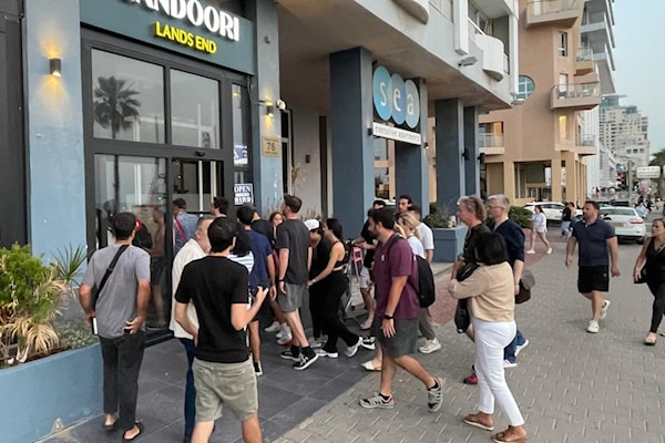 الصاروخ اليمني يدفع بالإسرائيليين إلى  الملاجئ (أ ف ب)