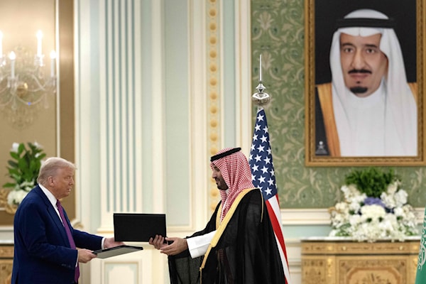 ابن سلمان يشتري بصفقات السلاح تبنياً أميركياً لحكمه (أ ف ب)